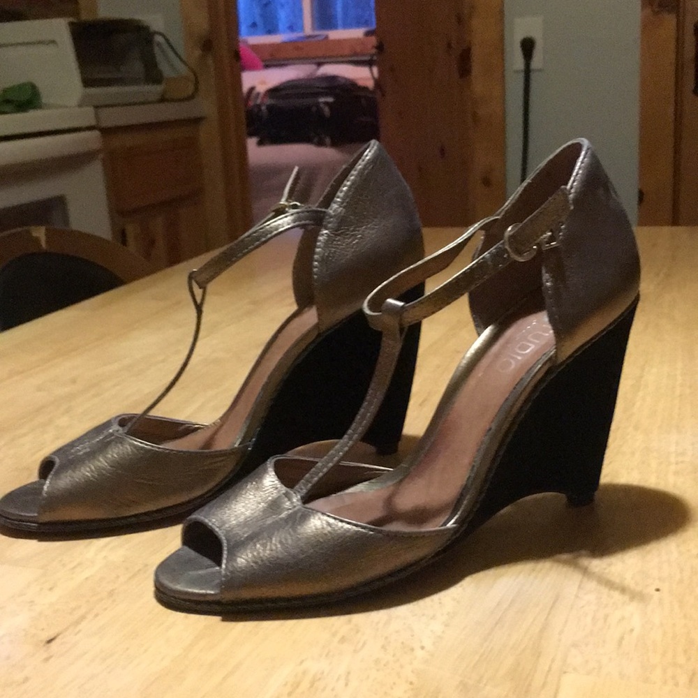 Gold and suede beautiful heel shoes